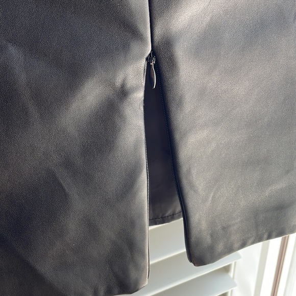 Faux leather pencil skirt! - Picture 4 of 8
